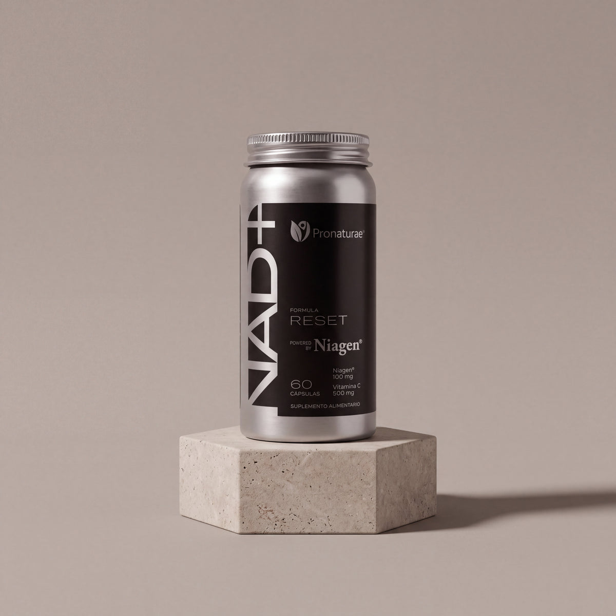 NAD+ Formula RESET sobre pedestal de piedra